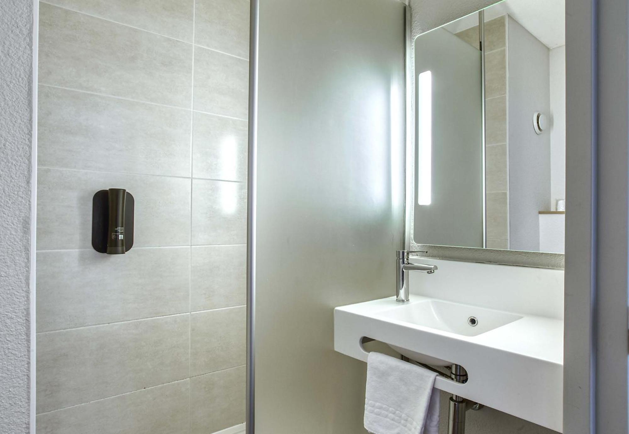 B&B Hotel Angouleme Le Gond-Pontouvre エクステリア 写真